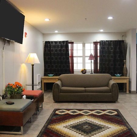Americas Best Value Inn & Suites Jackson, Tn Bagian luar foto