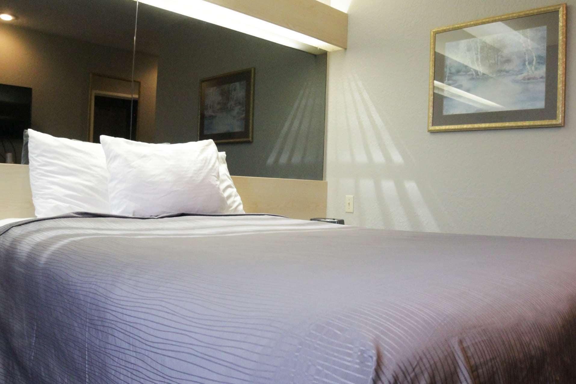 Americas Best Value Inn & Suites Jackson, Tn Bagian luar foto