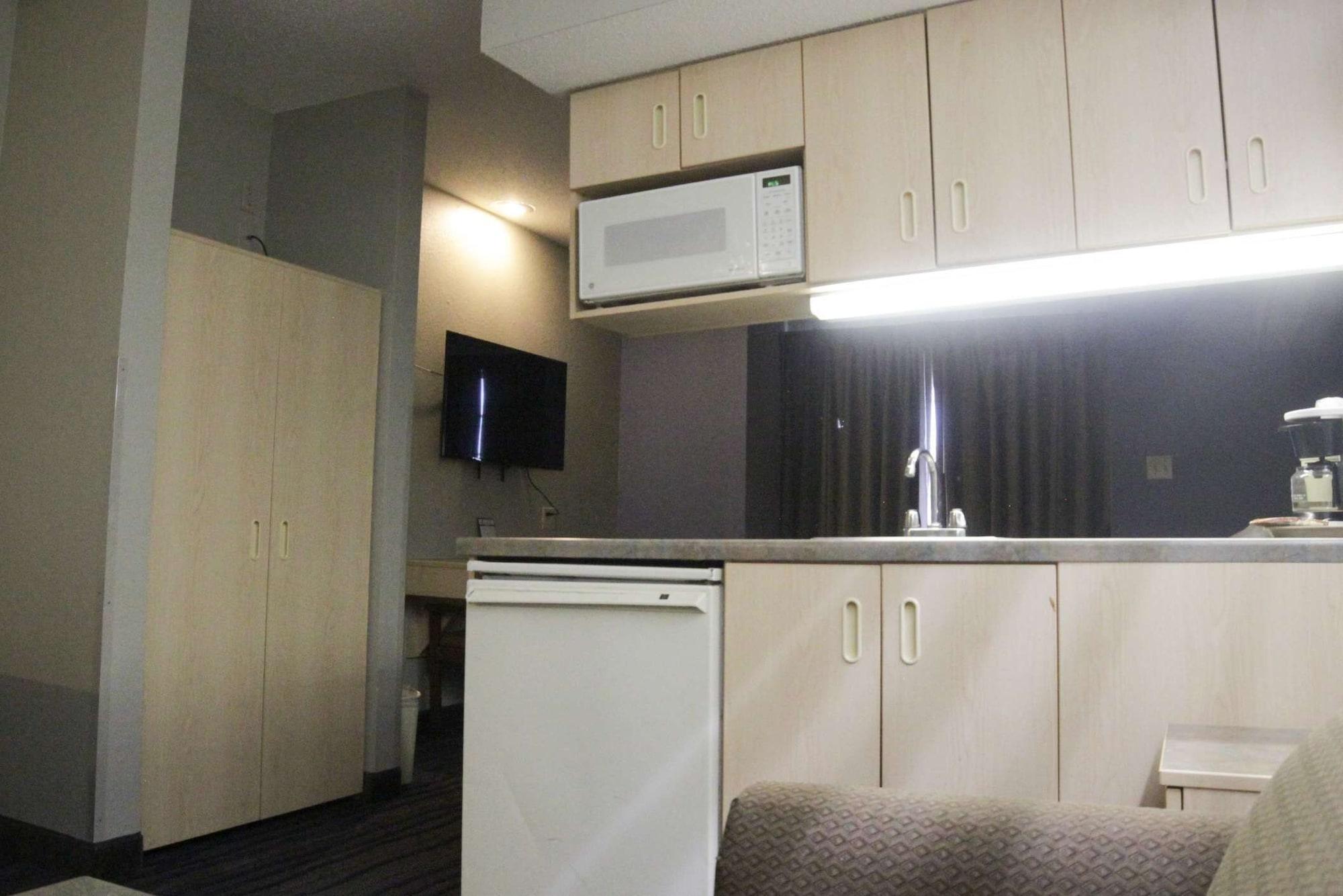 Americas Best Value Inn & Suites Jackson, Tn Bagian luar foto