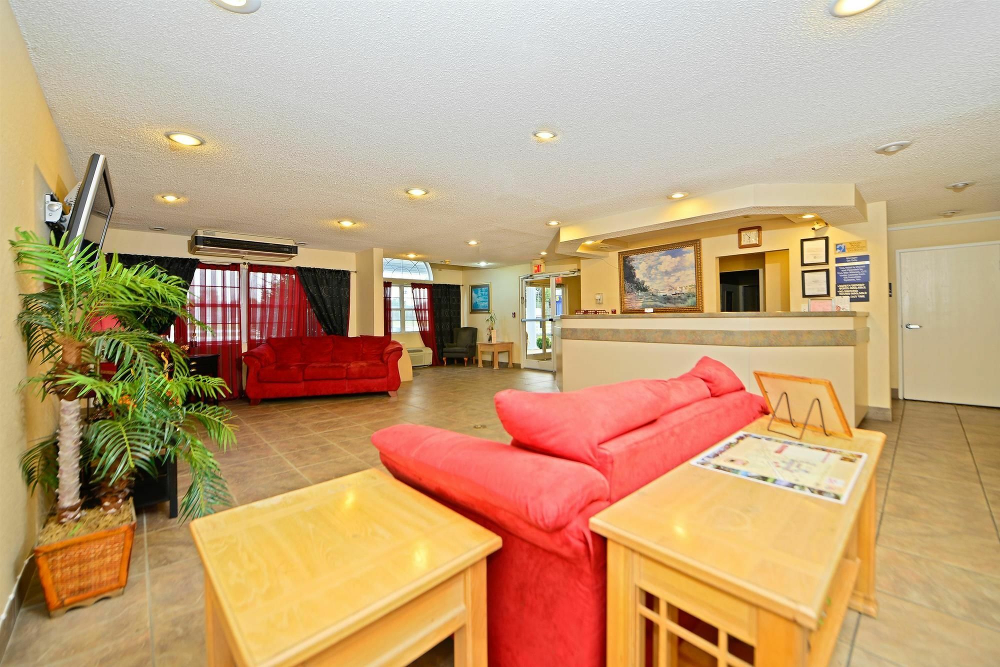 Americas Best Value Inn & Suites Jackson, Tn Bagian luar foto