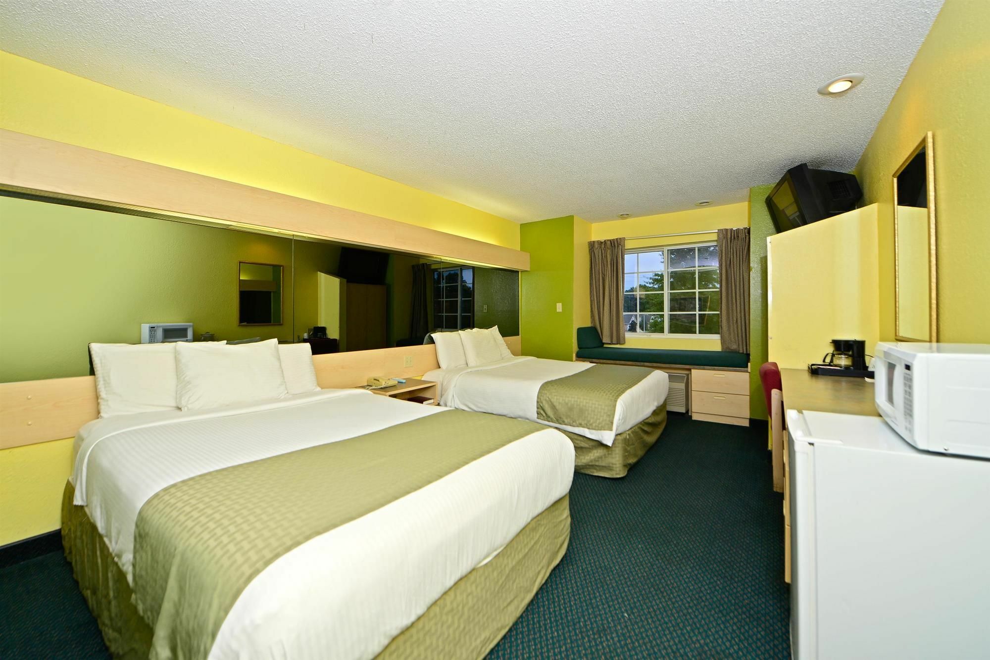 Americas Best Value Inn & Suites Jackson, Tn Bagian luar foto